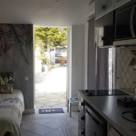 Patrizia ゲストハウス バスティア